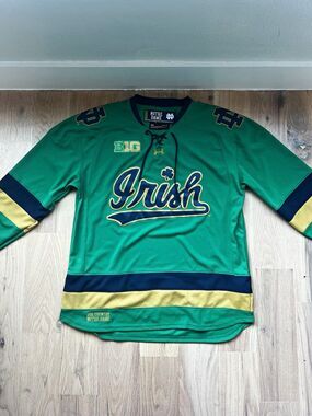Under Armour Notre Dame Fighting Irish Ice Hockey Lace-Up Jersey Green L